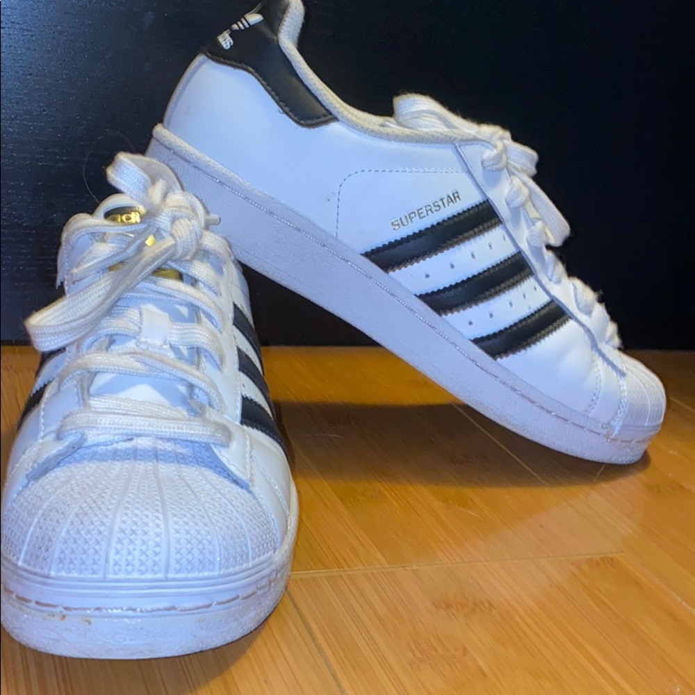 Adidas superstars